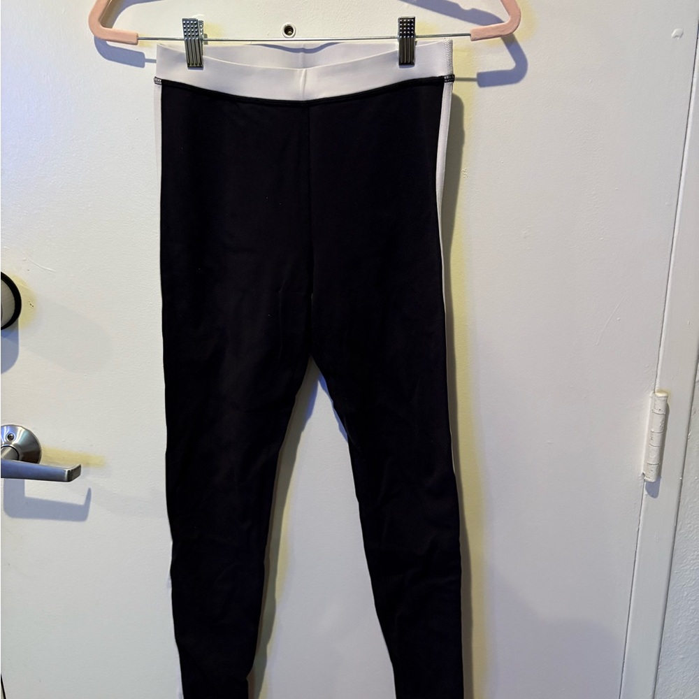 ALO Yoga Black and White Leggings